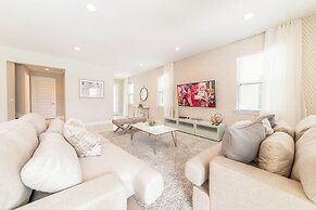 Encore Resort and Water Park At Reunion by Rentyl