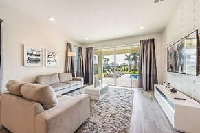 Encore Resort and Water Park At Reunion by Rentyl