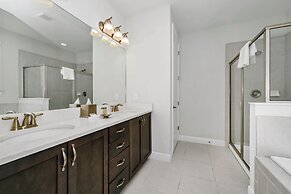 Encore Resort and Water Park At Reunion by Rentyl