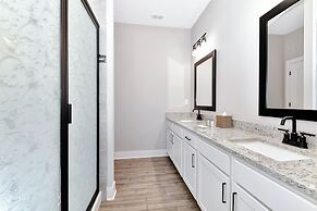 Encore Resort and Water Park At Reunion by Rentyl