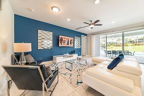 Encore Resort and Water Park At Reunion by Rentyl