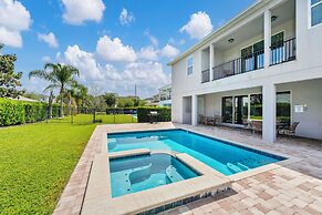 Encore Resort and Water Park At Reunion by Rentyl