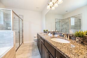 Encore Resort and Water Park At Reunion by Rentyl