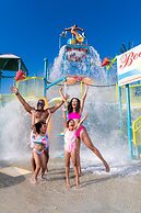 Encore Resort and Water Park At Reunion by Rentyl