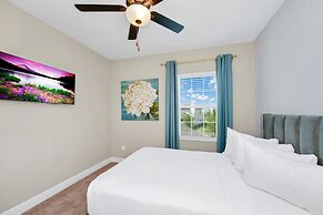 Encore Resort and Water Park At Reunion by Rentyl