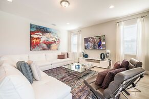 Encore Resort and Water Park At Reunion by Rentyl