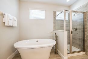 Encore Resort and Water Park At Reunion by Rentyl