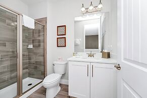 Encore Resort and Water Park At Reunion by Rentyl