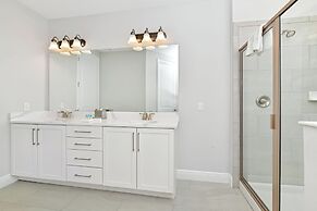 Encore Resort and Water Park At Reunion by Rentyl