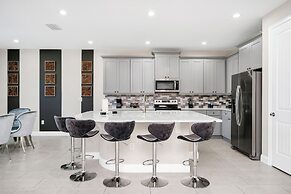 Encore Resort and Water Park At Reunion by Rentyl