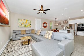 Encore Resort and Water Park At Reunion by Rentyl