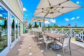 Encore Resort and Water Park At Reunion by Rentyl