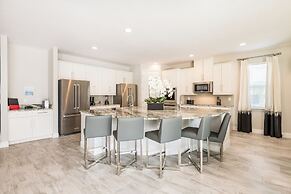 Encore Resort and Water Park At Reunion by Rentyl