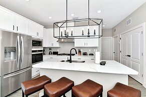 Encore Resort and Water Park At Reunion by Rentyl