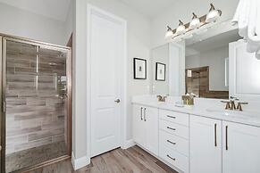 Encore Resort and Water Park At Reunion by Rentyl