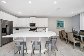 Encore Resort and Water Park At Reunion by Rentyl