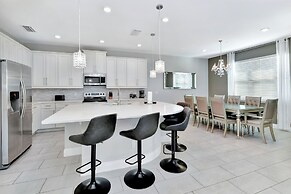 Encore Resort and Water Park At Reunion by Rentyl