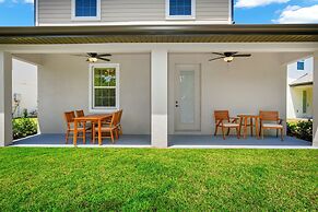 Encore Resort and Water Park At Reunion by Rentyl