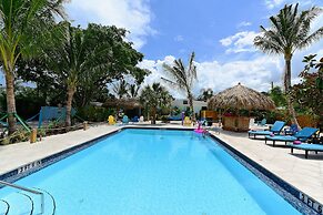 Siesta Key Palms Resort