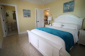 Siesta Key Palms Resort