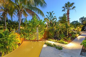 Siesta Key Palms Resort