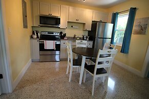 Siesta Key Palms Resort