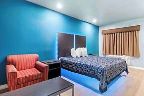 Econo Lodge Inn & Suites