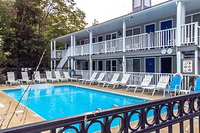 Stage Run By The Sea