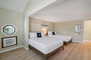 Stage Run By The Sea