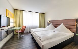 NOVINA HOTEL Wöhrdersee Nürnberg City