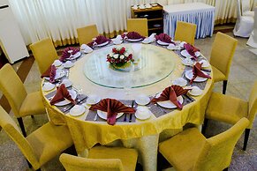 City Golf Resort Hotel