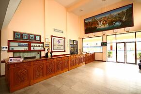 City Golf Resort Hotel