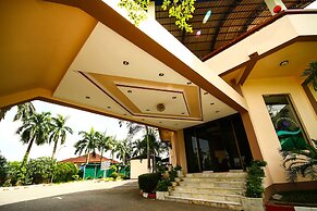 City Golf Resort Hotel