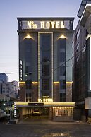 No. 25 Hotel