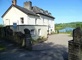 Aberllynfi Riverside Guesthouse