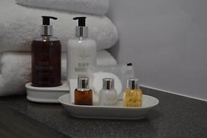 Orchard Lodge & Wolds Restaurant