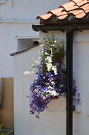 Orchard Lodge & Wolds Restaurant