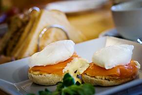 Orchard Lodge & Wolds Restaurant