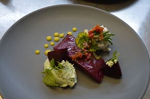 Orchard Lodge & Wolds Restaurant