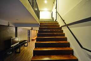 STrips the Poshtel - Hostel