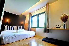 STrips the Poshtel - Hostel