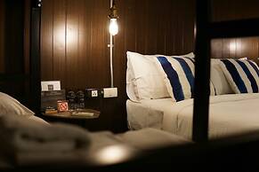 STrips the Poshtel - Hostel