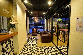 STrips the Poshtel - Hostel