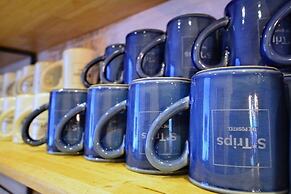 STrips the Poshtel - Hostel