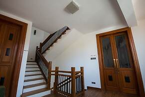 Hill Pride City Hotel