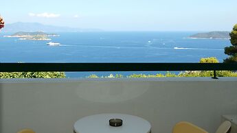 Skiathos Club Hotel Suites