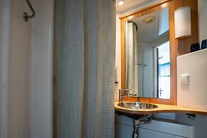 Bud Gett Hostels