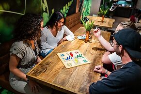 Bud Gett Hostels