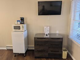 Early American Motel