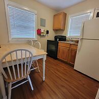 Early American Motel